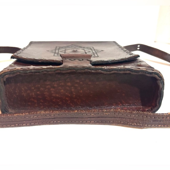 Vintage handmade Brown Leather Crossbody Bag - Picture 5 of 11